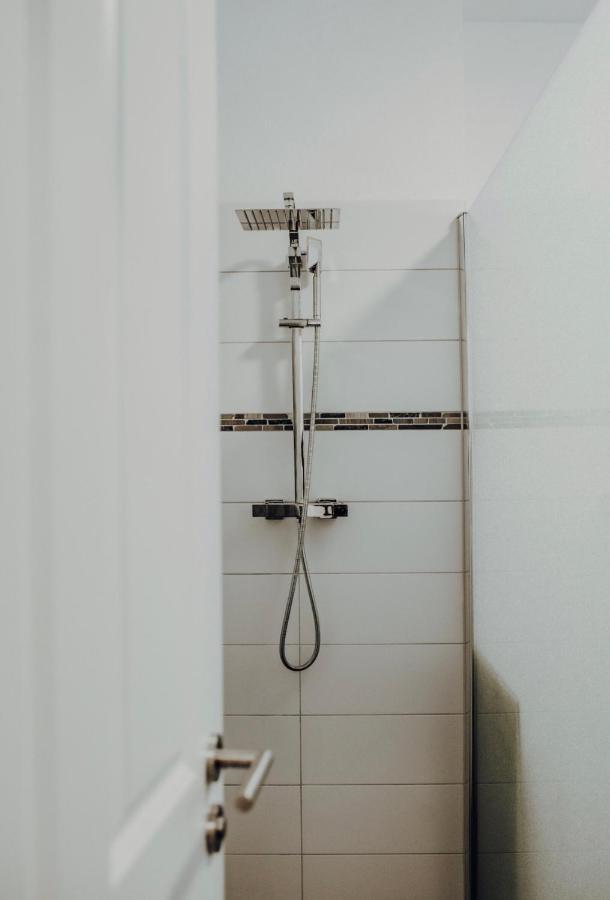 Mayen, Baeckerstr, Privatzimmer Nr1, Innenstadt, Naehe Nuerburgring & Burg Eltz, Gemeinschaftsbad Exterior foto
